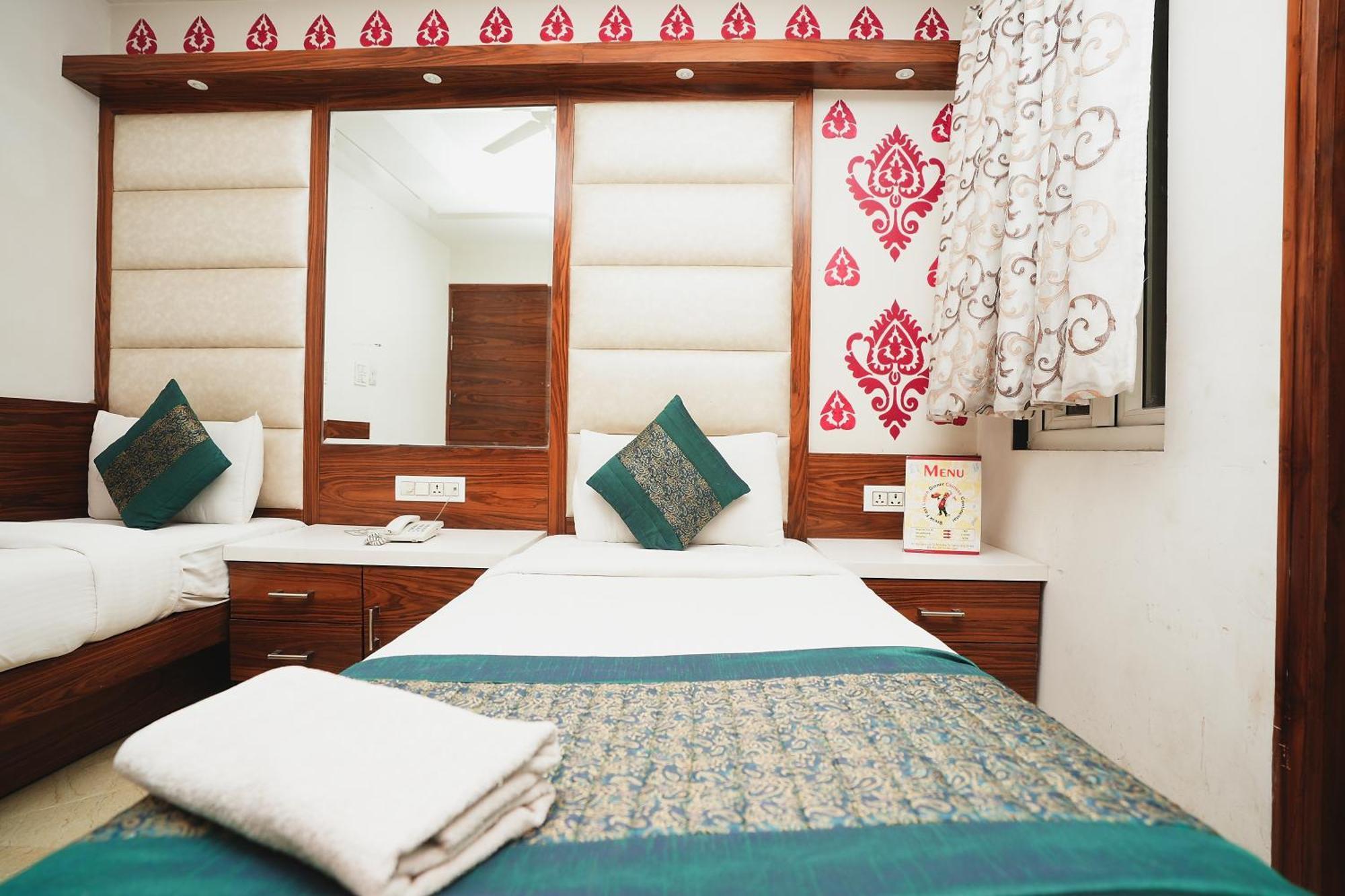 Hotel Kabir Palace Karol Bagh Nuova Delhi Esterno foto